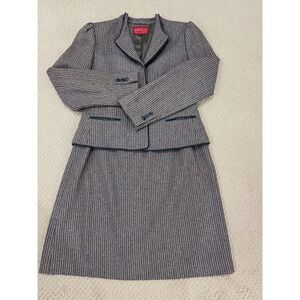 Vintage Sassoon, Paris, New York, 2- Piece Wool women Skirt Suit size 10/11
